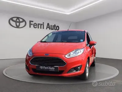 Usata Ford Fiesta Titanium 75 CV (55 kW) 2016 Rosso Utilitaria