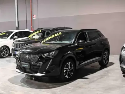 Usata Peugeot 2008 Allure 101 CV (74 kW) 2023 Nero SUV