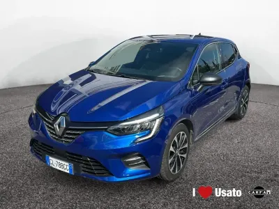 Usata Renault Clio V Intens 140 CV (102 kW) 2022 Blu Utilitaria