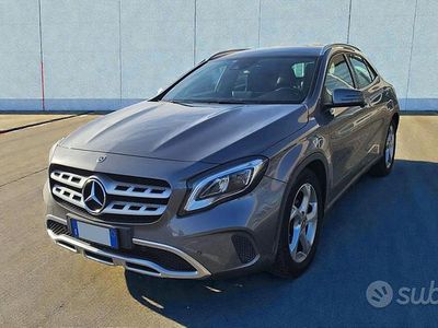 Usata Mercedes GLA220 184 CV (135 kW) 2018 Grigio scuro metallizzato SUV