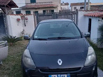 Usata Renault Clio 75 CV (55 kW) 2011 Nero Utilitaria
