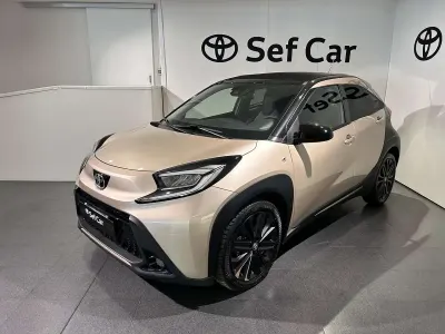 Usata Toyota Aygo X Lounge 72 CV (52 kW) 2023 Oro SUV