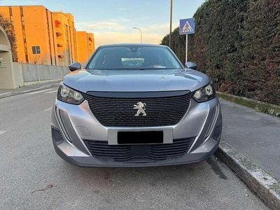 Usata Peugeot 2008 Active 131 CV (96 kW) 2020 Grigio SUV