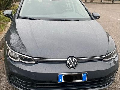 Usata VW Golf VIII Life 116 CV (85 kW) 2020 Grigio Berlina