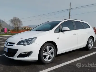 Occasion Opel Astra Sport 110 ch (80 kW) 2013 Blanc Break