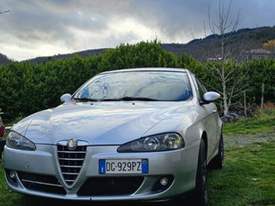 Usata Alfa Romeo 147 120 CV (88 kW) 2007 Grigio Utilitaria
