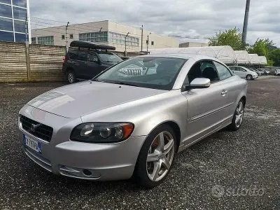 Begagnad Volvo C70 Momentum 220 HK (161 kW) 2006 Grå Cab