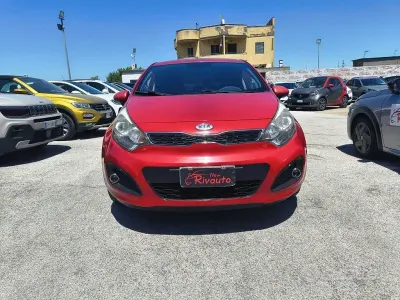 Usata Kia Rio EX 75 CV (55 kW) 2012 Rosso Berlina