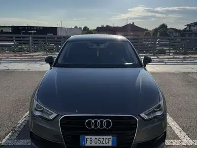 Begagnad Audi A3 Ambiente 150 HK (110 kW) 2015 Grå Sedan