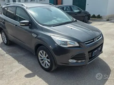 Usado Ford Kuga Titanium 120 CV (88 kW) 2016 Gris SUV
