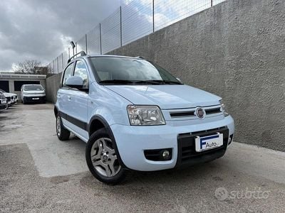 Usata Fiat Panda Climbing 60 CV (44 kW) 2010 Bianco Utilitaria