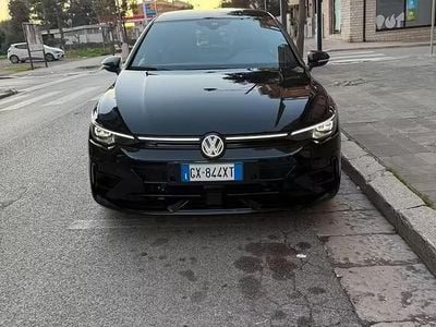 Gebraucht VW Golf VIII R 333 PS (244 kW) 2025 Schwarz Limousine