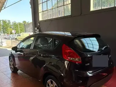 Usata Ford Fiesta 68 CV (50 kW) 2009 Rosso Berlina