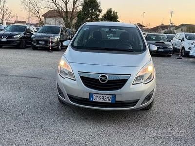 Usata Opel Meriva 100 CV (73 kW) 2013 Grigio Monovolume