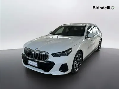 Usata BMW 520 Comfort Edition 197 CV (144 kW) 2024 Alpin white pastello Station wagon