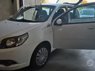 Usata Chevrolet Aveo 69 CV (50 kW) 2012 Bianco Berlina