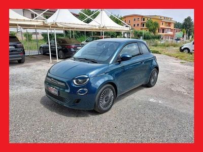 Usata Fiat 500e 85 kW (116 CV) 2021 Blu/azzurro Utilitaria