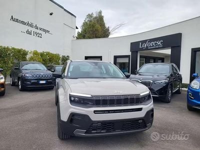 Begagnad Jeep Avenger Longitude 101 HK (74 kW) 2023 Beige SUV