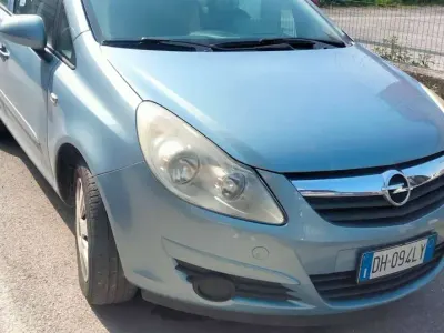 Usata Opel Corsa Club 60 CV (44 kW) 2007 Blu/azzurro Utilitaria