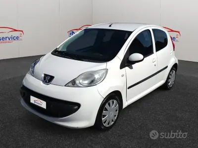 Usata Peugeot 107 Urban Move 68 CV (50 kW) 2008 Bianco Utilitaria