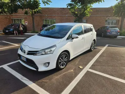 Usata Toyota Verso Active 111 CV (81 kW) 2014 Bianco Monovolume