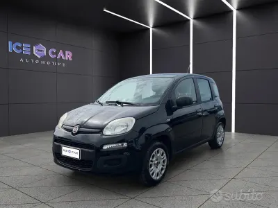 Usado Fiat Panda Easy 69 HP (50 kW) 2016 Preto Citadino