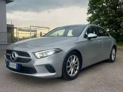 Usata Mercedes A180 Style 116 CV (85 kW) 2020 Grigio Berlina