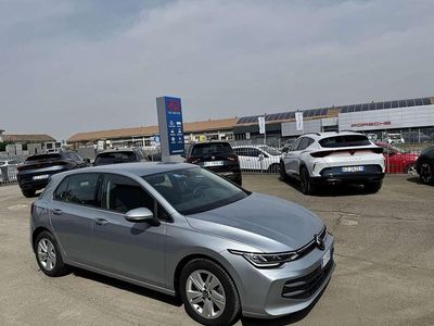 Usata VW Golf VIII Life 116 CV (85 kW) 2025 Dolomite silver Berlina