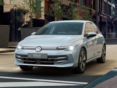 Nuova VW Golf VIII Style 204 CV (150 kW) 2025 Crystal ice blue metallizzato Berlina
