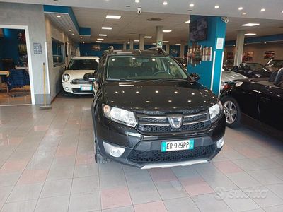 Usata Dacia Sandero Stepway 90 CV (66 kW) 2013 Nero Berlina