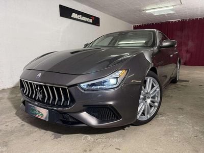 Begagnad Maserati Ghibli 350 HK (257 kW) 2017 Grå Sedan