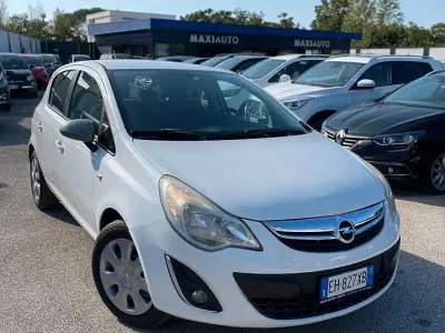 Usata Opel Corsa Cosmo 85 CV (62 kW) 2011 Grigio Utilitaria