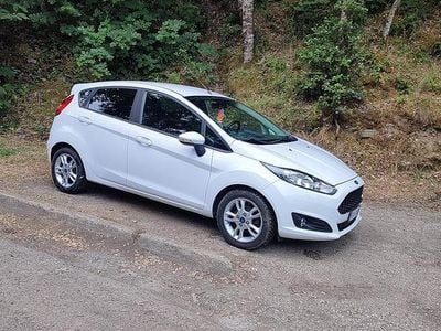 Usata Ford Fiesta 75 CV (55 kW) 2017 Bianco Utilitaria