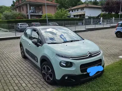 Używany Citroën C3 Shine 83 KM (61 kW) 2018 Zielony Hatchback