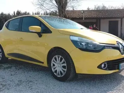 Usata Renault Clio IV 73 CV (53 kW) 2014 Giallo Berlina