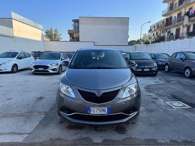 Usata Lancia Ypsilon Gold 95 CV (69 kW) 2016 Grigio Utilitaria