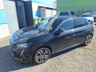Usata Peugeot 208 101 CV (74 kW) 2023 Nero Utilitaria