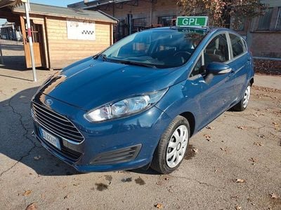 Usata Ford Fiesta Titanium 95 CV (69 kW) 2015 Blu Berlina