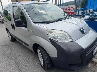 Usata Peugeot Bipper Outdoor 75 CV (55 kW) 2011 Argento metallizzato Monovolume