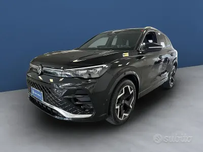 Usata VW Tiguan R-line 150 CV (110 kW) 2025 Nero SUV