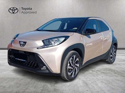 Usata Toyota Aygo X Lounge 72 CV (52 kW) 2025 Beige SUV