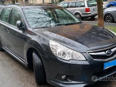 Nero Usata 2012 Subaru Legacy Trend Station wagon | 10.500 €