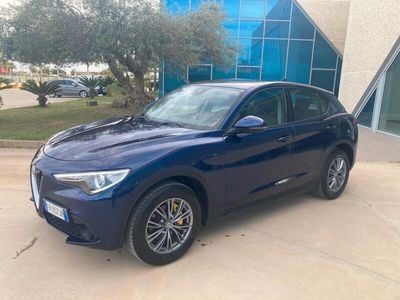 Käytetty Alfa Romeo Stelvio Super 180 HP (132 kW) 2018 Sininen Katumaasturi