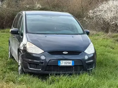 Usata Ford S-MAX 140 CV (102 kW) 2008 Nero Monovolume