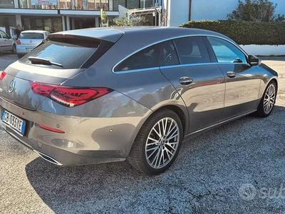 Usata Mercedes CLA200 150 CV (110 kW) 2020 Grigio Station wagon