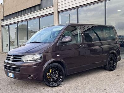 Usata VW Caravelle Highline 179 CV (131 kW) 2011 Grigio Monovolume