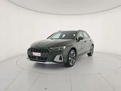 Nuova Audi A3 Advanced Plus 150 CV (110 kW) 2025 Verde district metallizzato Utilitaria