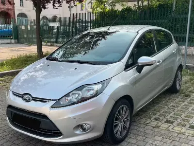 Occasion Ford Fiesta Titanium 68 ch (50 kW) 2009 Gris Citadine
