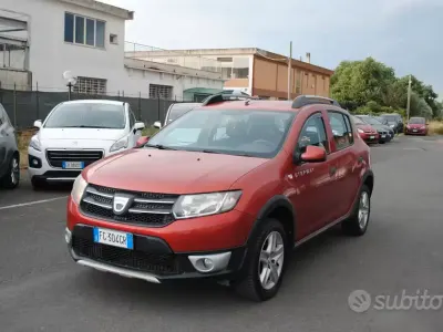 Usata Dacia Sandero Stepway 90 CV (66 kW) 2016 Rosso Berlina