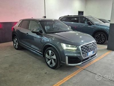 Usata Audi Q2 Design 116 CV (85 kW) 2017 Grigio SUV